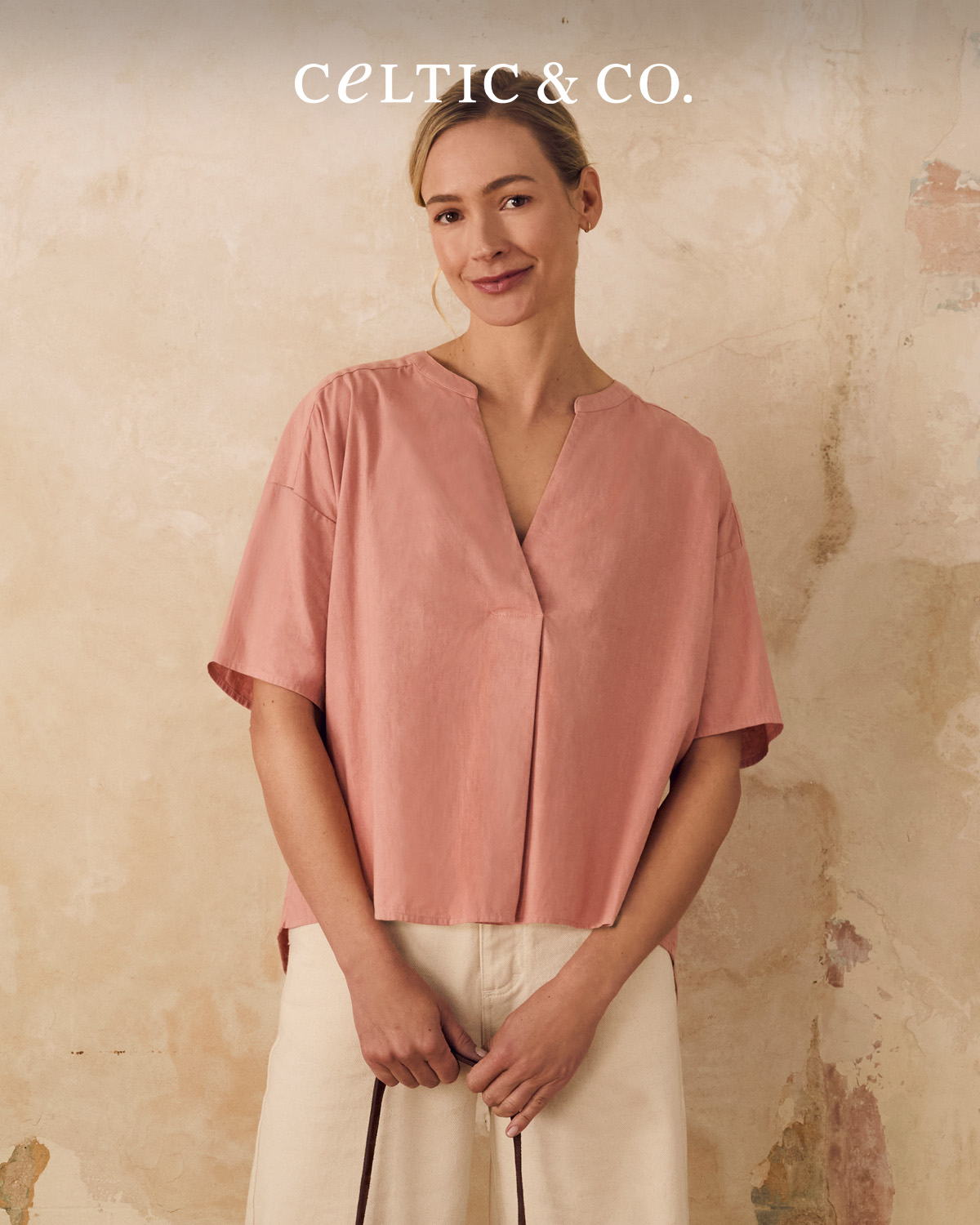 Linen Blend Dipped Hem Top (desert rose)