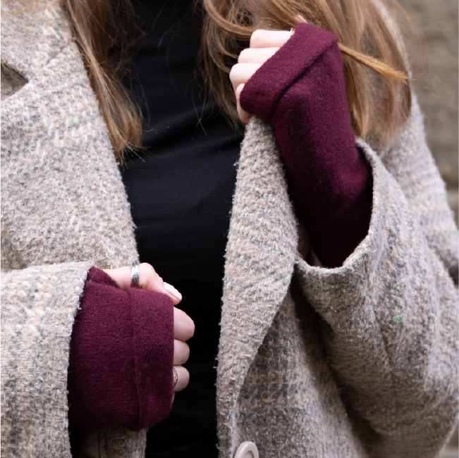 Berry Fingerless Gloves