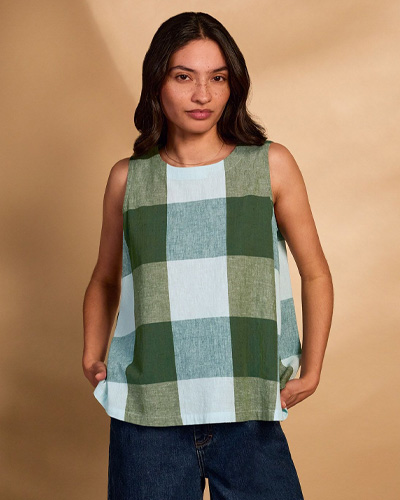 Sleeveless Pleat Back Swing Top