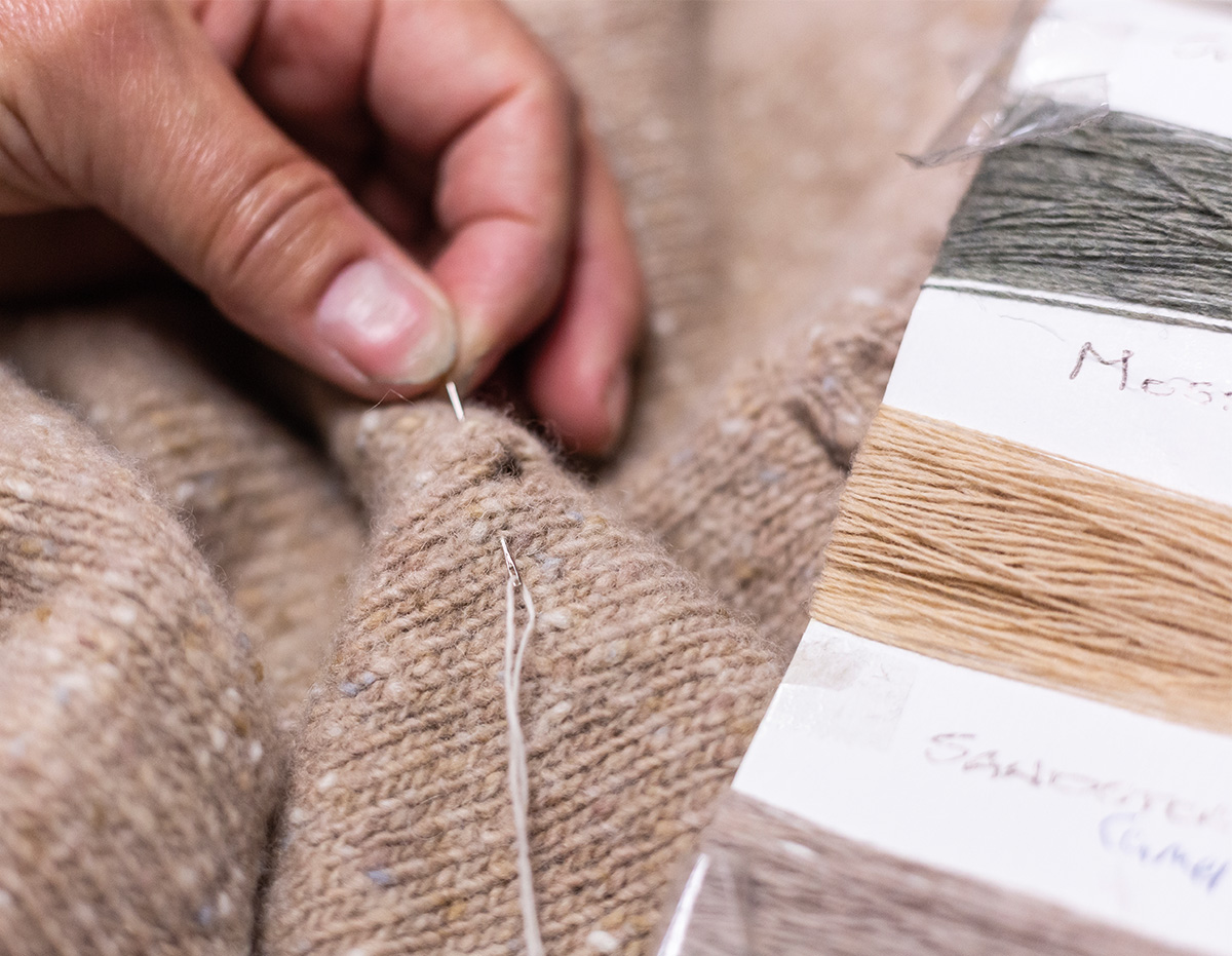 Colour matching thread to repair a garment