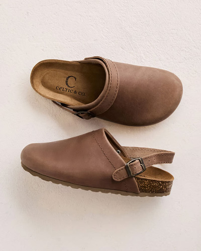 Strap Detail Clogs (rust)