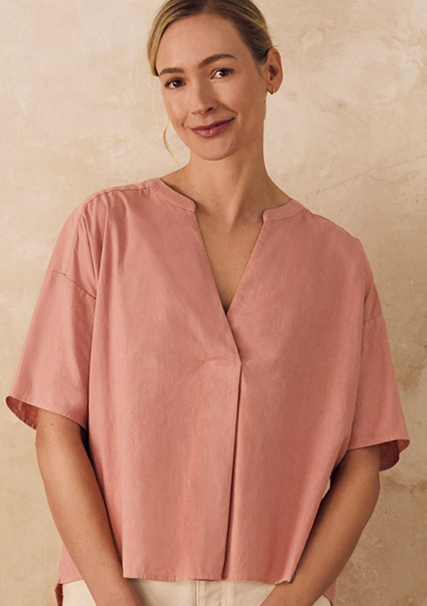 Linen Blend Dipped Hem Top