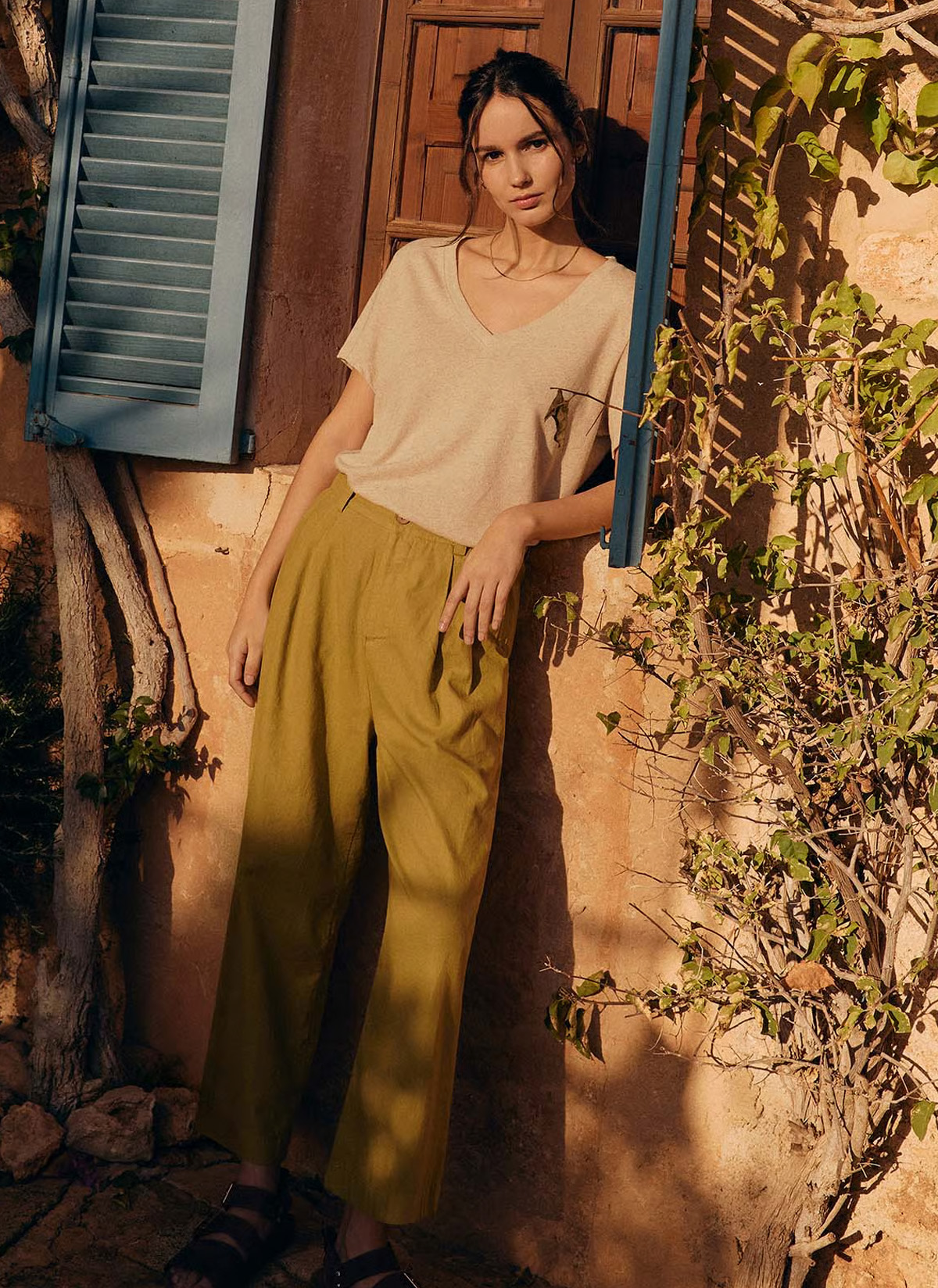 Linen Blend V Neck T Shirt (undyed ecru)