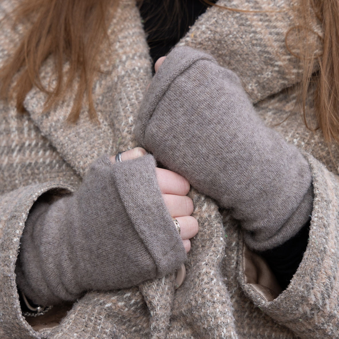 Pebble Fingerless Gloves