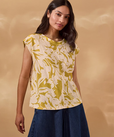 Linen Blend Folded Collar Top (moss floral)