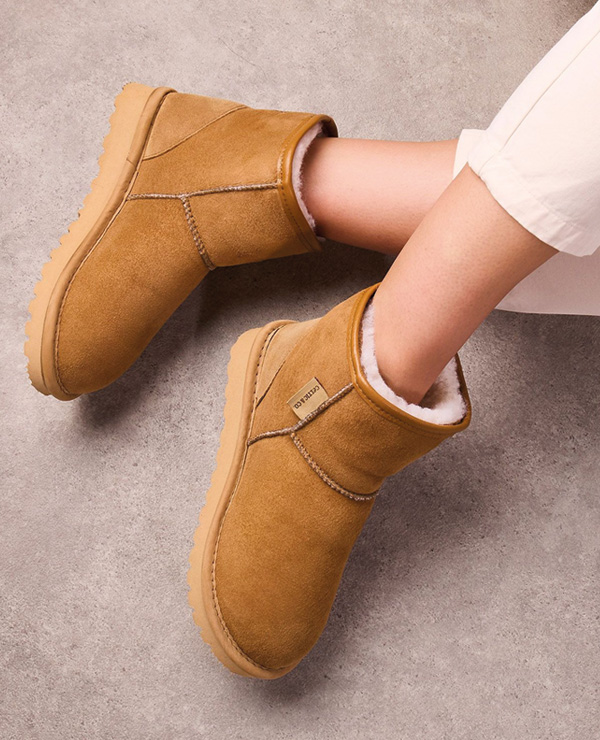 Classic Sheepskin Boots - Shortie