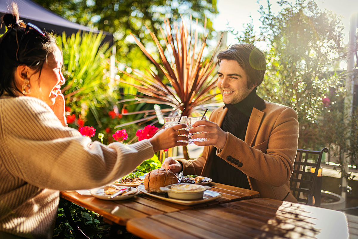People dining alfresco