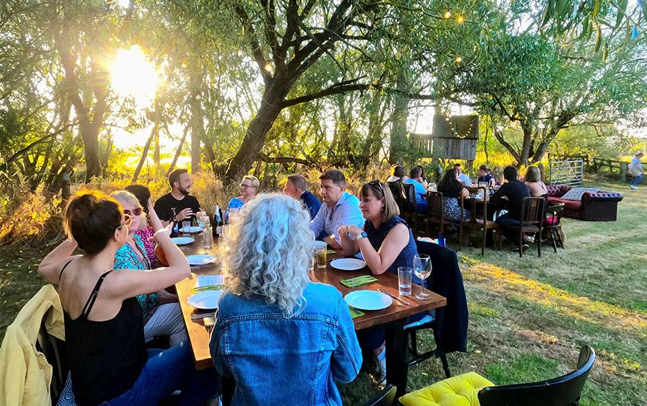 People dining alfresco
