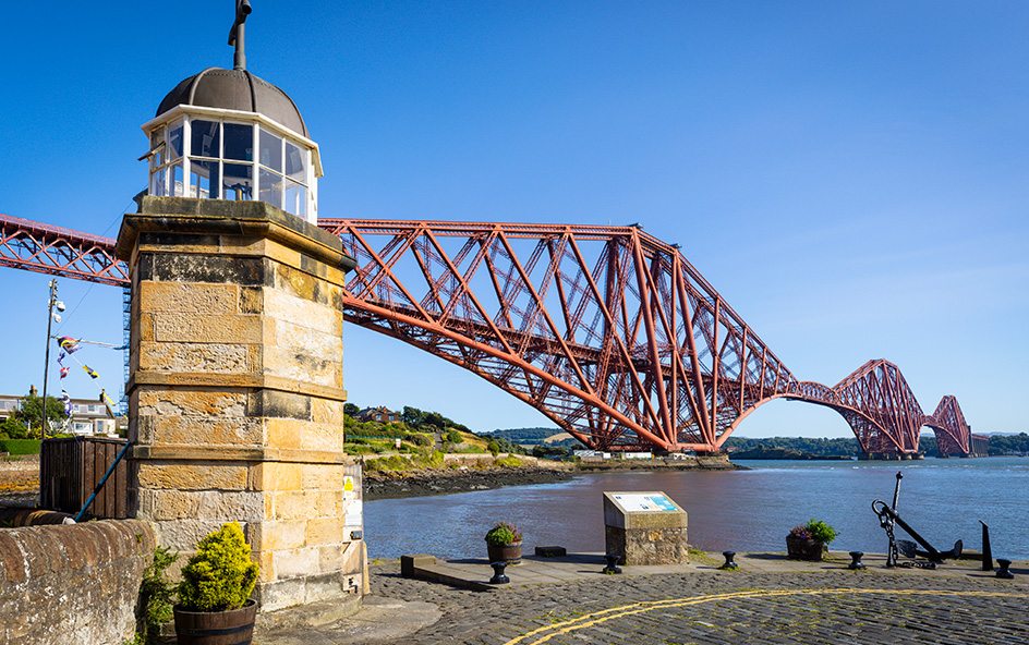 Lighthouse looking onto Forth Rail Bridge