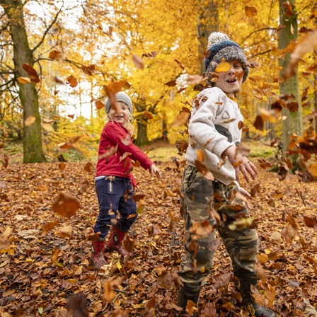 Family enjoying autumn. © VisitScotland
