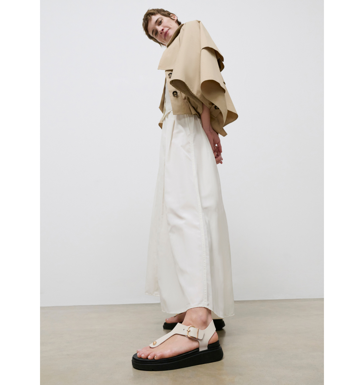 GEN-FF Leather Back-Strap Toe-Post Sandals Paris Beige Image