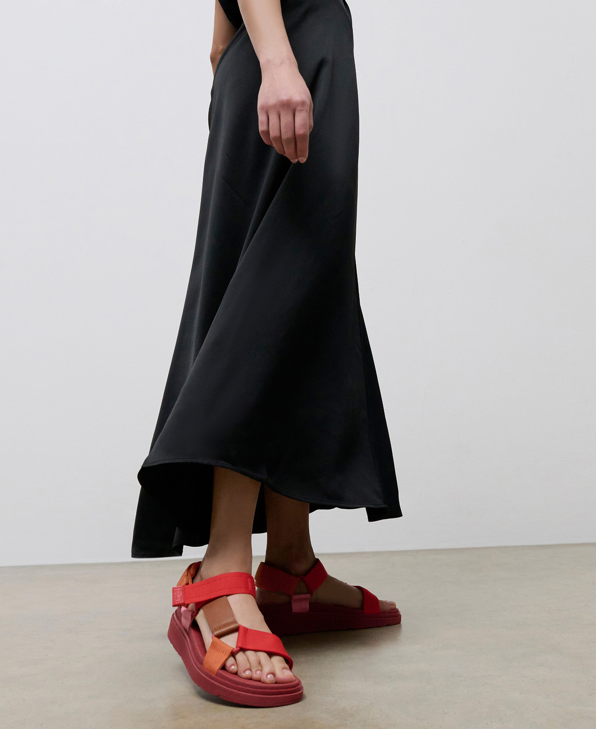 Backstrap sandals Image