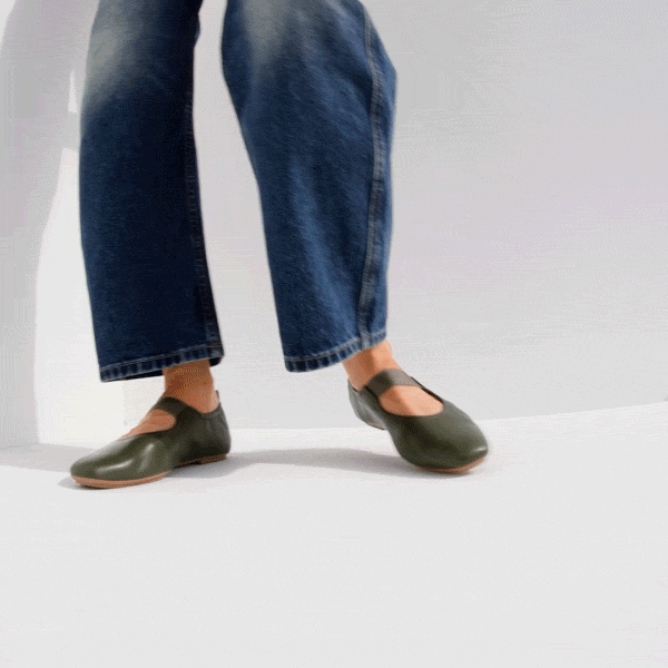 DELICATO Poise Leather Mary Janes