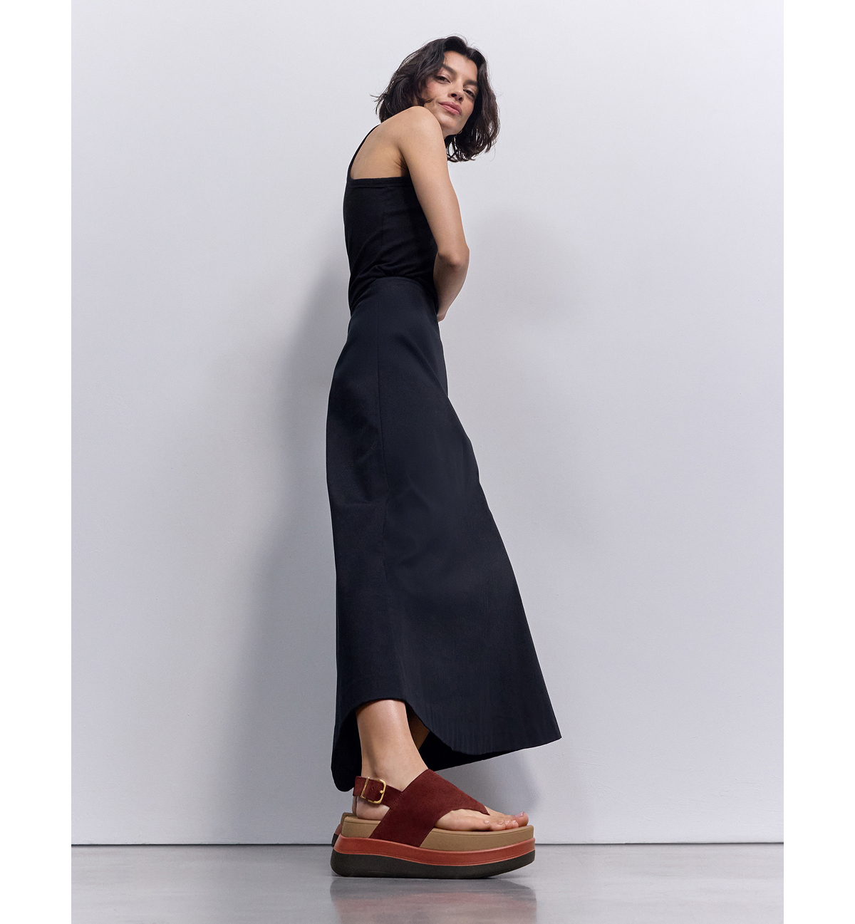 F-MODE Stack Suede Back-Strap Toe-Post Sandals Image