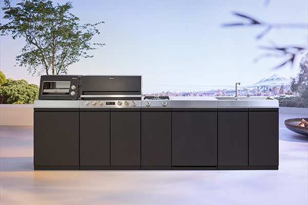 Die Miele Outdoor-Küche mit mehreren Modulen.