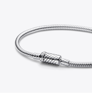 Easy-Close Magnetic Clasp Snake Chain Bracelet