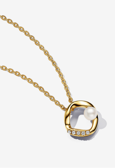 ''Organically Shaped Pavé Circle &  Treated Freshwater Cultured Pearl  Collier Necklace''