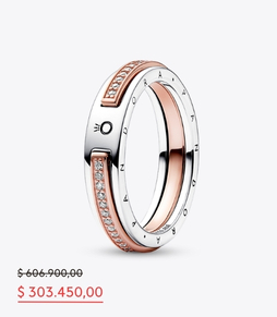 Anillo de dos tonos con logo y pavé de Pandora Signature