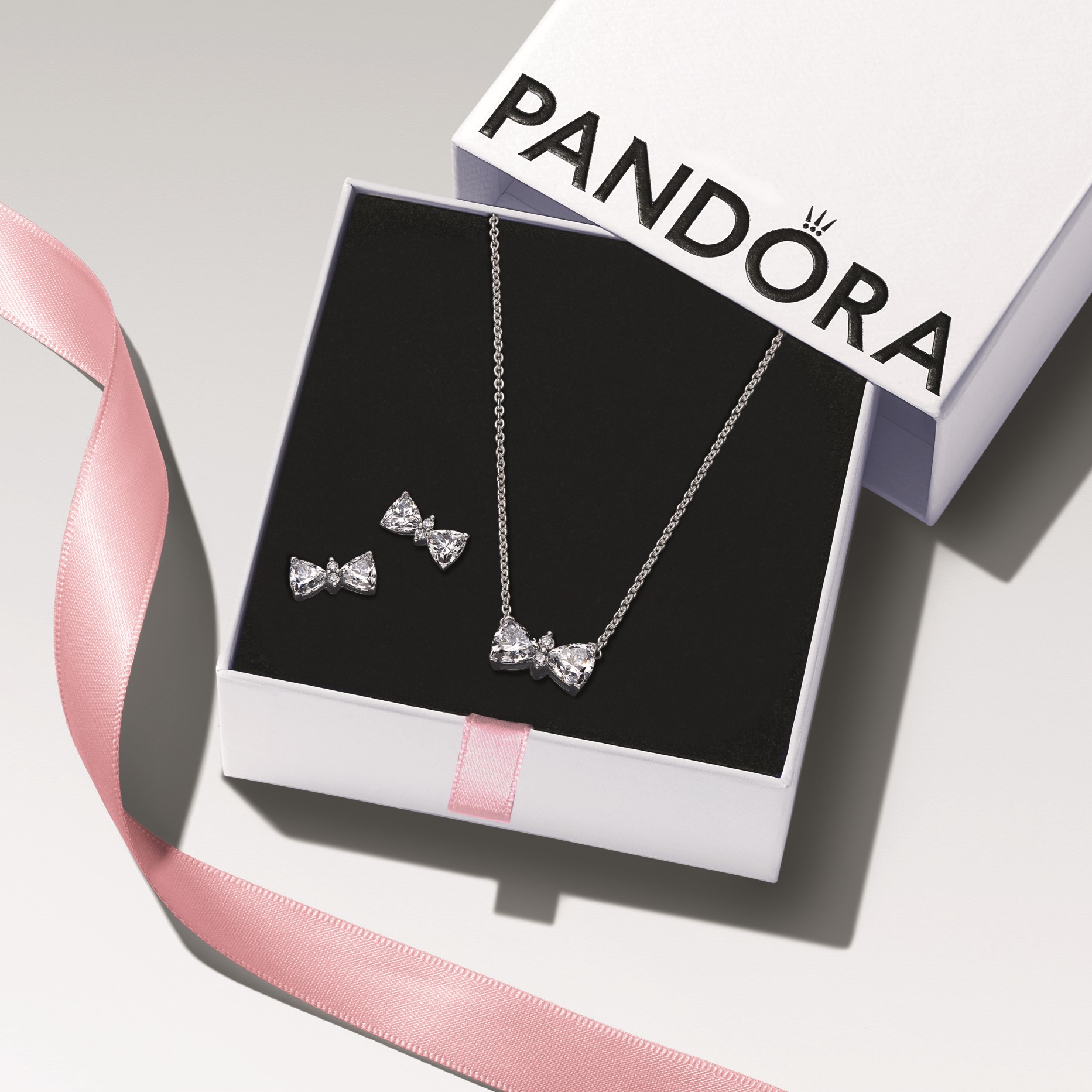 Pandora Christmas gift sets.