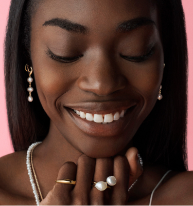 Model wears Pandora ESSENCE