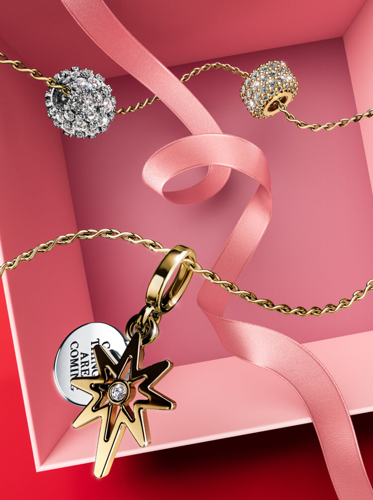 Sparkling holiday cheer from Pandora.