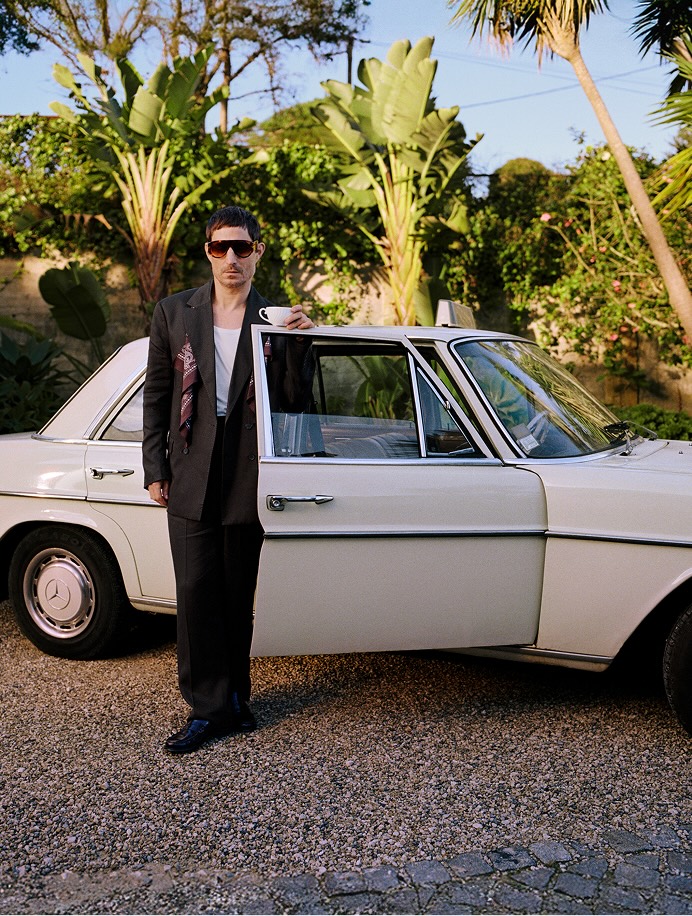 LOOKS FÜR OFFICE, CAFÉ UND STRASSE.